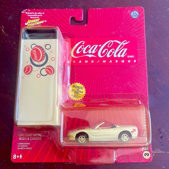 Johnny Lightning Coca Cola branded 1998 corvette toy car - Picture 1 of 4